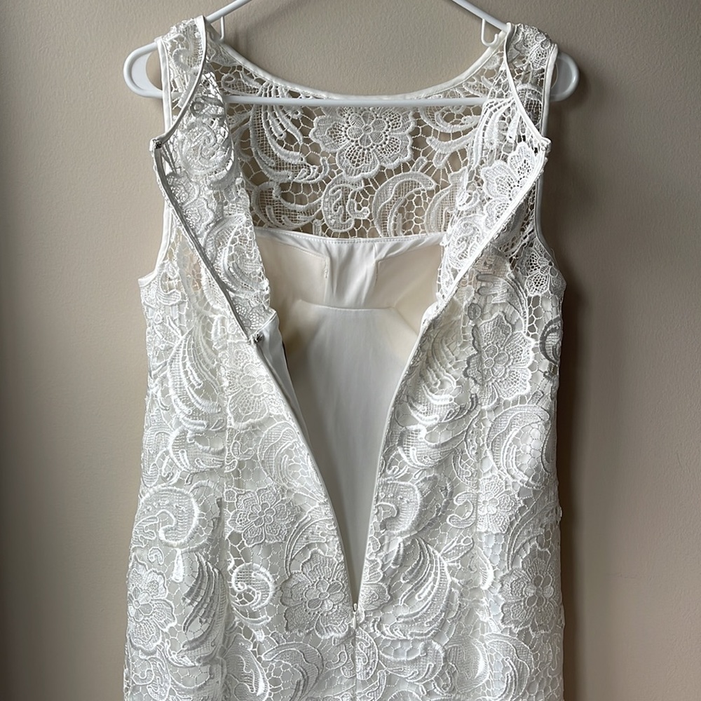 Wedding dress - Picture 11 of 16